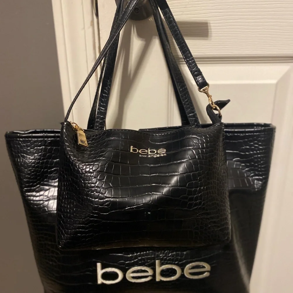 BEBE Black Faviola Stamped Croco Tote Purse w/Matching Pouch. EUC